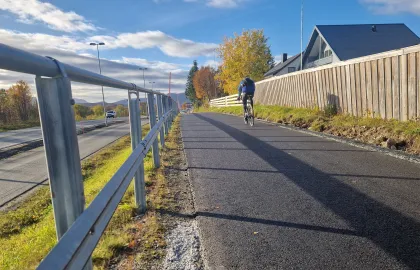 Ny asfalt på gang- og sykkelvei på Kvaløya