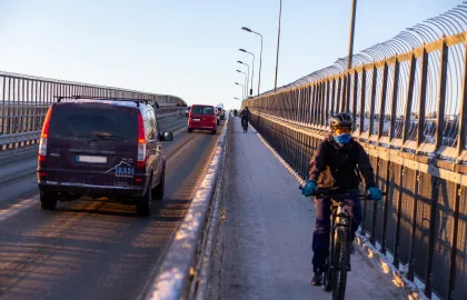 Syklister på Tromsøbrua