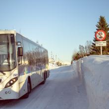 Buss på vinterføre på Kvaløya